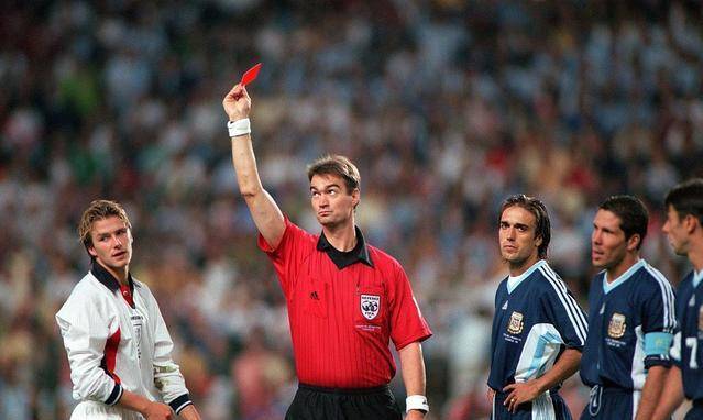  南特边路突破犀利无比，两翼齐飞撕裂对手防线