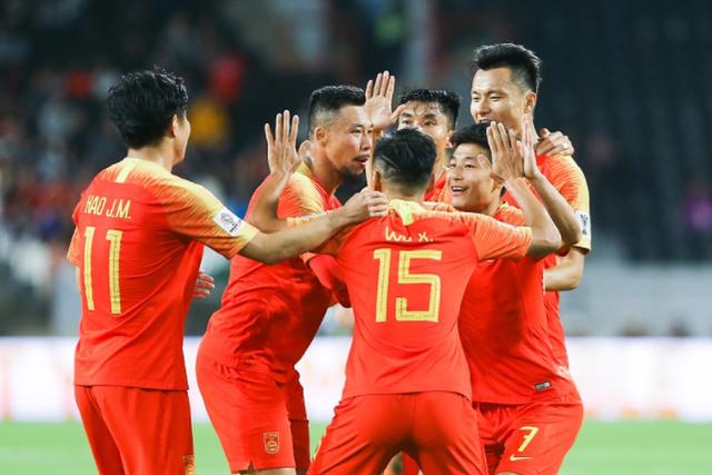  亚特兰大全队发威五球屠城，真蓝黑展现恐怖进攻火力  